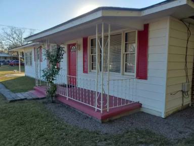 Main picture of 1309 W Oglethorpe Hwy