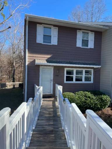 Main picture of 5450 Pine Top Cir