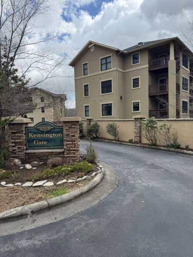 Main picture of 155 Gateway Dr