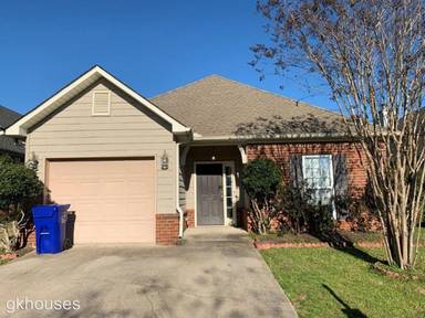 Main picture of 2028 Fairbank Cir