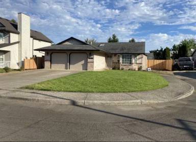 Main picture of 12612 NE 45th Cir