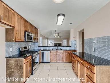 Main picture of 5208 Walnut Grove Ct