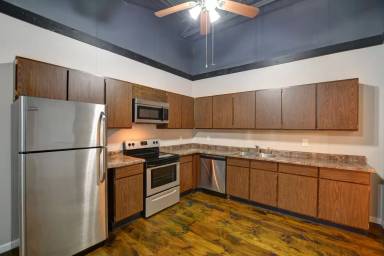Main picture of 109 W Main St