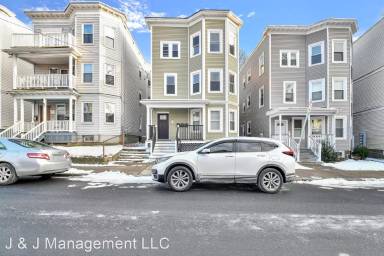 Main picture of 81 Ellington St