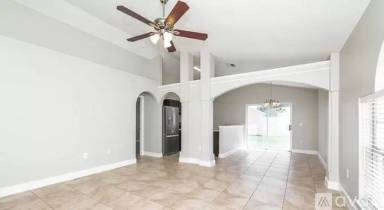 Main picture of 2502 Hadleigh St