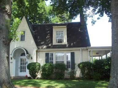 Main picture of 167 College Ave