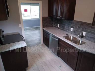 Main picture of 2132 S 37th St