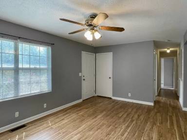 Main picture of 1309 Robin Hill Rd