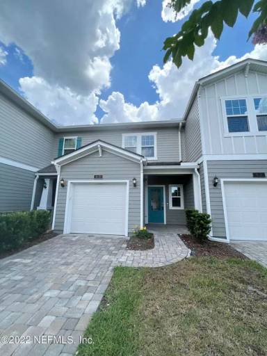 Main picture of 28 Pindo Palm Dr