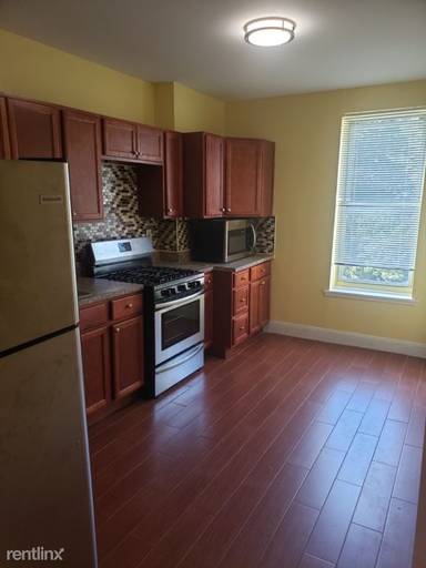 Main picture of 880 New York Ave