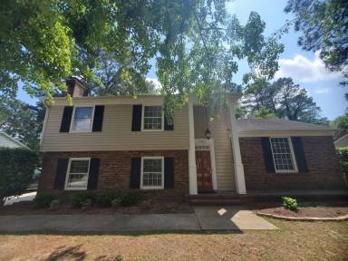 Main picture of 2721 Huntington Rd