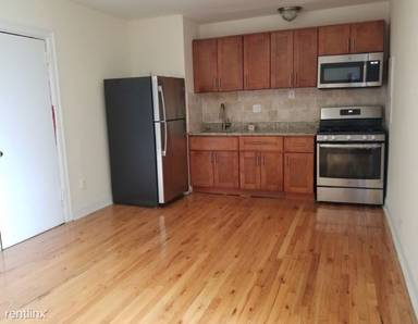 Main picture of 905 McLean Ave