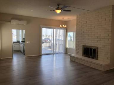 Main picture of 1805 W Bay Ave