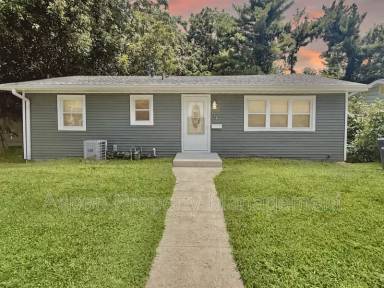 Main picture of 314 S Woodlawn Ave