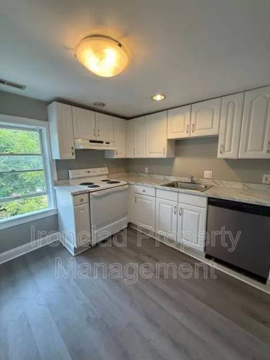 Main picture of 625 Main St