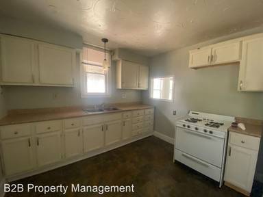 Main picture of 3520 E 105th St
