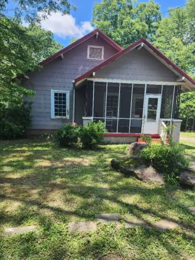 Main picture of 502 Spring St