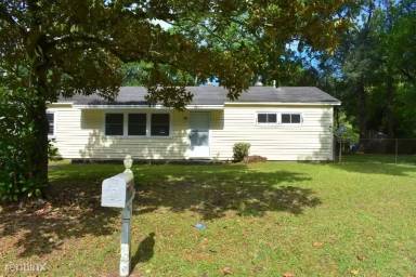 Main picture of 1242 Hawthorne Cir