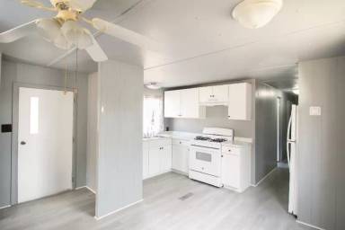Main picture of 704 N Vine Ave