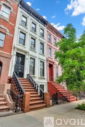 Main picture of 811 Willoughby Ave