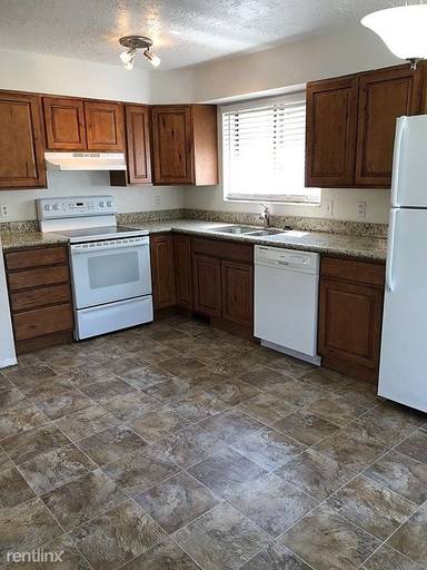 Main picture of 2740 S Imperial St