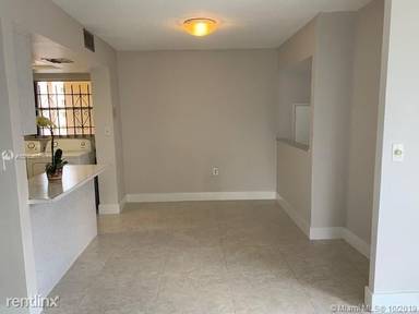 Main picture of 8775 Park Blvd