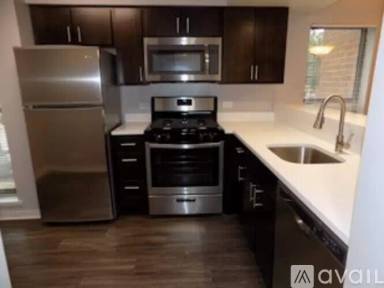 Main picture of 1801 North Dayton