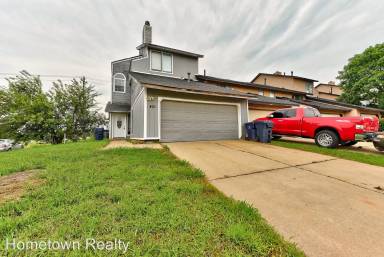 Main picture of 401 NE 115th St