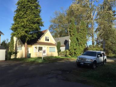 Main picture of 1605 Moore St