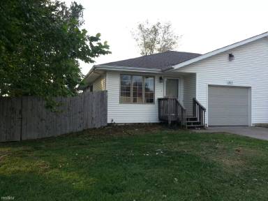 Main picture of 2915 W Village Ln