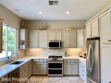Main picture of 951 Mericrest St