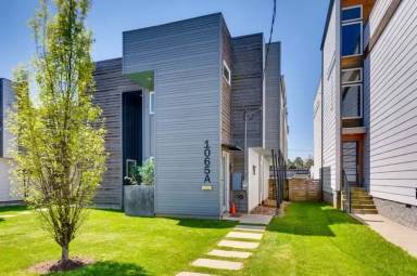 Main picture of 1065 2nd Ave S