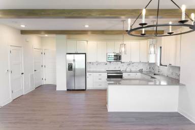 Main picture of 2020 SW Chautauqua Ln
