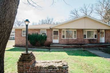 Main picture of 5247 Concord Ave