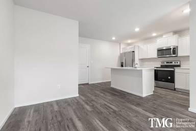 Main picture of 10427 NE 120th Pl