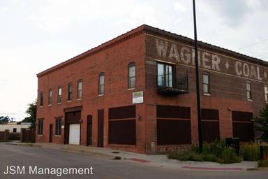 Main picture of 301 S Water St