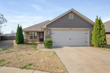 Main picture of 808 Willow Shoals Dr SW