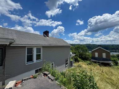 Main picture of 922 Oak St