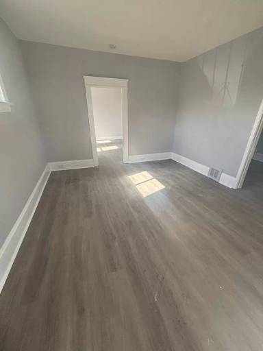 Main picture of 4002 E 55th St