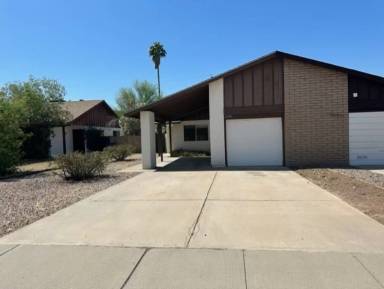 Main picture of 1435 E El Parque Dr