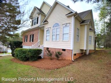 Main picture of 209 Victor Ct