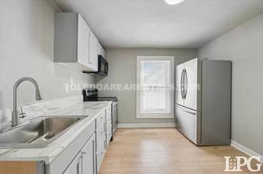 Main picture of 871 Oak St