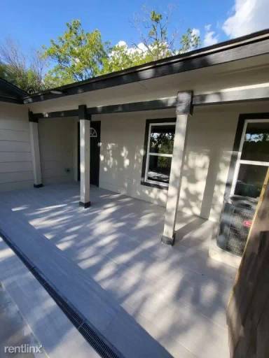 Main picture of 2417 Castroville Rd