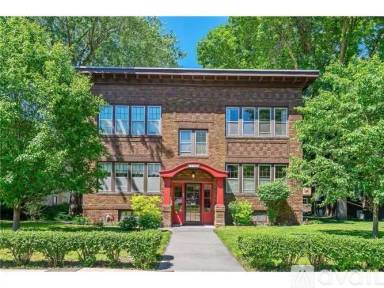 Main picture of 1485 Portland Ave