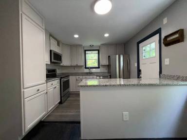 Main picture of 10831 Crest St