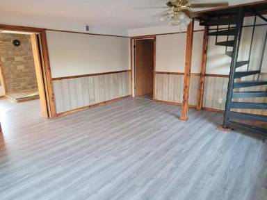 Main picture of 688 Speck Rd