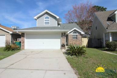 Main picture of 1211 Charleston Cir