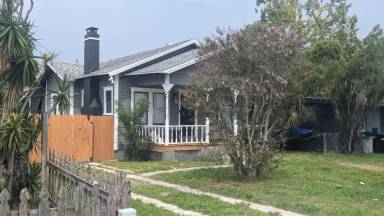 Main picture of 1971 Oglesby Ave