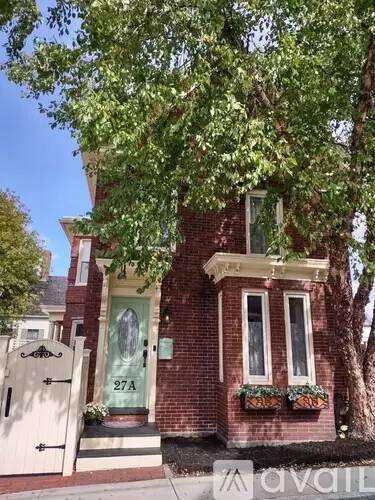 Main picture of 27 Rock St