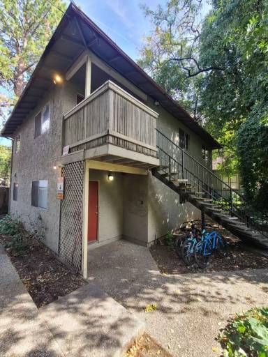 Main picture of 134 W Sacramento Ave